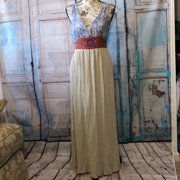 Flying Tomato Dresses & Skirts - Flying Tomato Boho Embroidered Maxi Dress